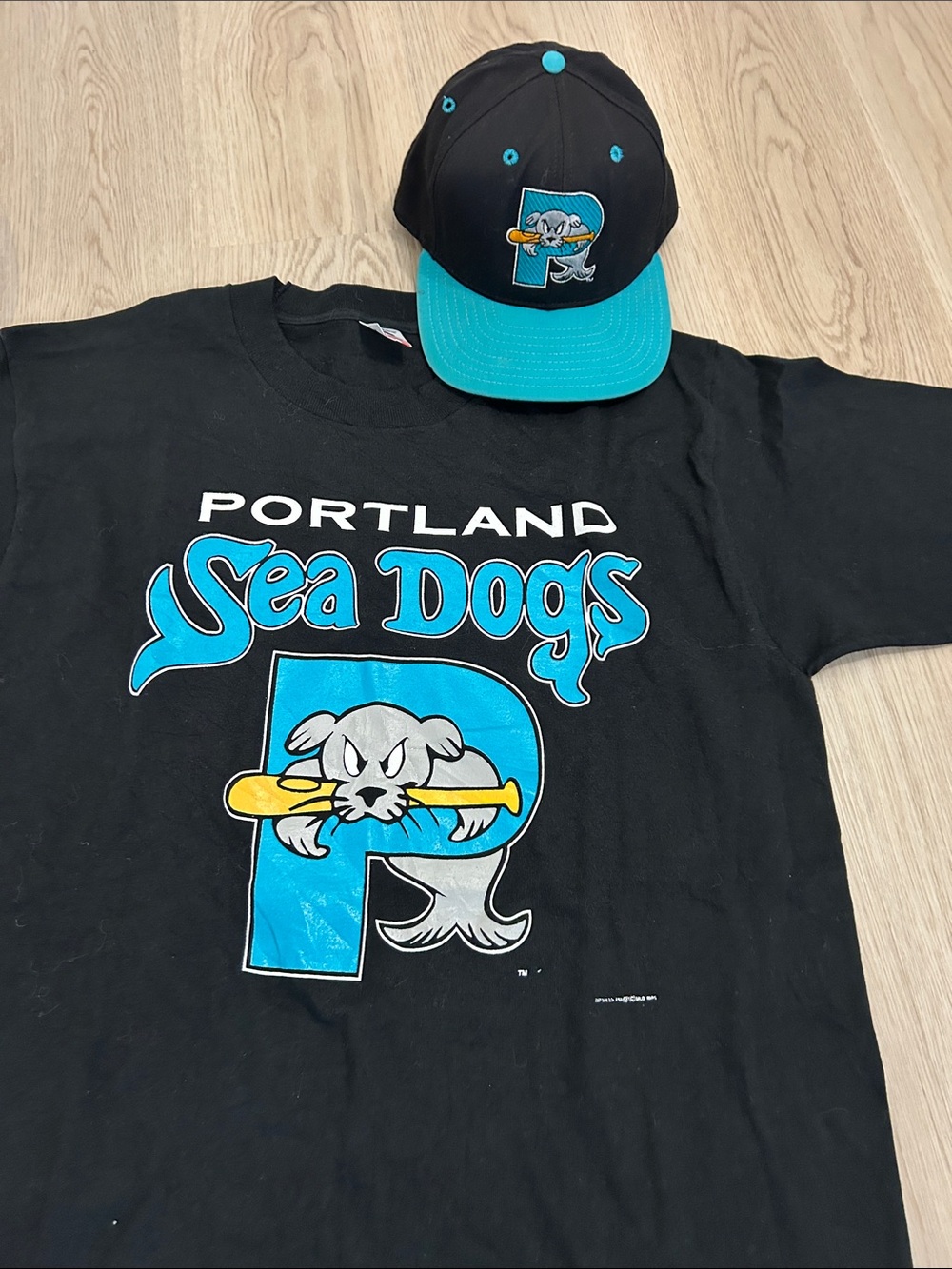 VTG 1995 Portland Sea Dogs minor league baseball tee + New Era hat BUNDLE